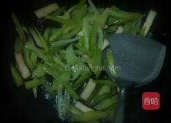 芹菜炒豆干的做法图解7