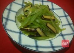 芹菜炒豆干的做法图解8