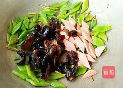 木耳芸豆炒火腿肠的做法图解9