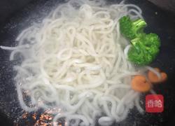 番茄酱三丝炒乌冬面的做法图解4