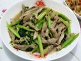 芹菜炒肉的做法[图]