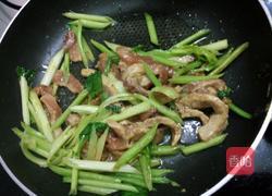 芹菜炒肉的做法图解5