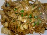 五花肉炖黄花菜