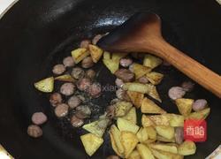 土豆香肠炒意大利面的做法图解6