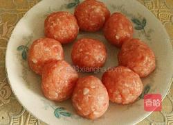 袖珍菇豆腐肉丸汤的做法图解2