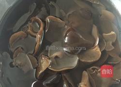 猪舌炒木耳的做法图解1