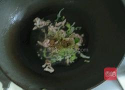 酸菜土豆丝的做法图解3
