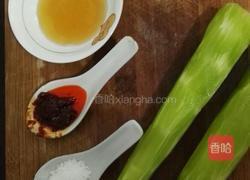 凉拌香辣莴笋的做法图解1