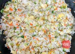 蔬菜蛋炒饭的做法图解7