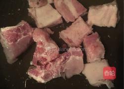 土豆烧排骨的做法图解1