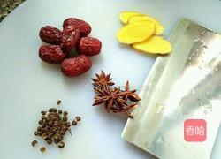 玉米红萝卜大骨头汤的做法图解2