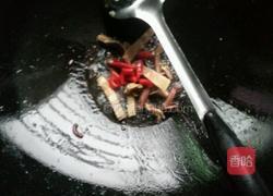 青红椒炒鱿鱼干的做法图解4