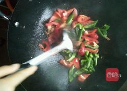 青红椒炒鱿鱼干的做法图解5