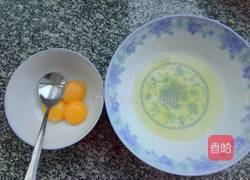 无油低糖电饭锅蛋糕的做法图解1