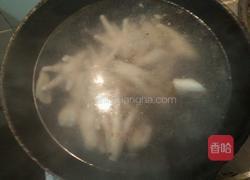 鸡爪白菜蘑菇豆腐汤的做法图解9
