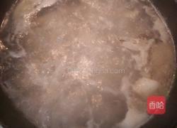 鸡爪白菜蘑菇豆腐汤的做法图解10