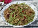 芹菜肉丝炒粉条