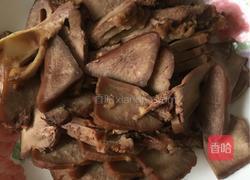 猪舌炒木耳的做法图解2