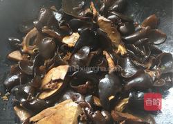 猪舌炒木耳的做法图解6