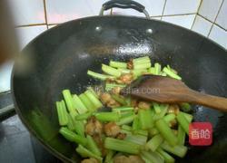 芹菜炒肉的做法图解12