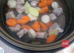马蹄胡萝卜排骨汤的做法图解3