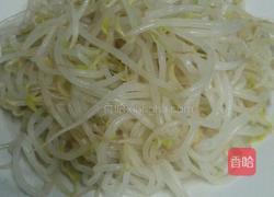 凉拌绿豆芽的做法图解1