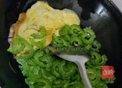 苦瓜炒鸡蛋的做法图解5