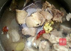 莲藕排骨汤的做法图解5