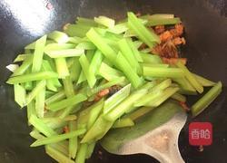 五花肉炒芹菜的做法图解5