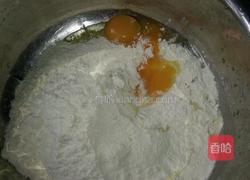 手擀鸡蛋面的做法图解1