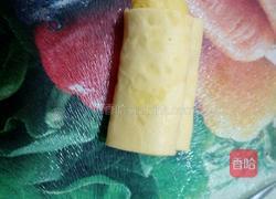 鸡蛋黄玫瑰的做法图解6