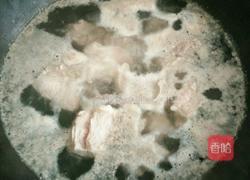 玉米胡萝卜猪骨汤的做法图解4