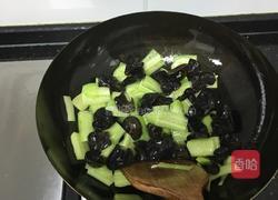 黄瓜木耳炒鸡蛋的做法图解7