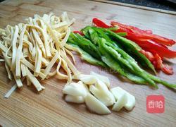 大白菜炒百叶的做法图解1