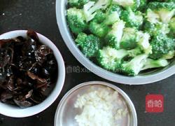 蒜香西兰花的做法图解3
