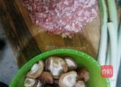 酱肉香菇馅白菜饺子的做法图解1
