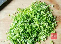 小熊煎锅芹菜鲜肉煎饺的做法图解2