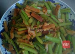芹菜炒豆干的做法图解4
