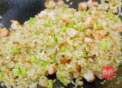 芹菜虾仁黄金炒饭的做法图解11