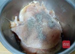 爆浆鸡肉卷（配俄式酸乳瓜）的做法图解3