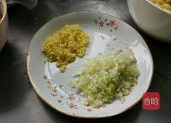 白菜猪肉饺子的做法图解3