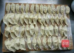 白菜猪肉饺子的做法图解7