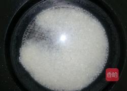 皮蛋粥的做法图解1