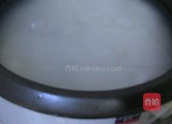 皮蛋瘦肉粥的做法图解3