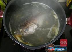 宝宝辅食鲫鱼豆腐汤的做法图解4