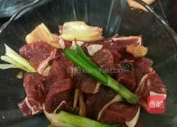 萝卜炖牛肉的做法图解2