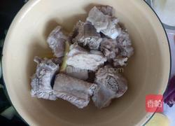 宝宝辅食冬瓜排骨汤的做法图解3