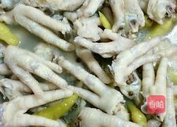泡椒鸡爪的做法图解1