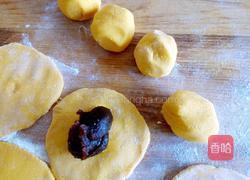 南瓜豆沙饼的做法图解3