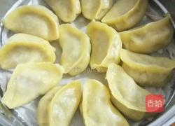 薄皮玉米面酸菜油梭子馅蒸饺的做法图解7